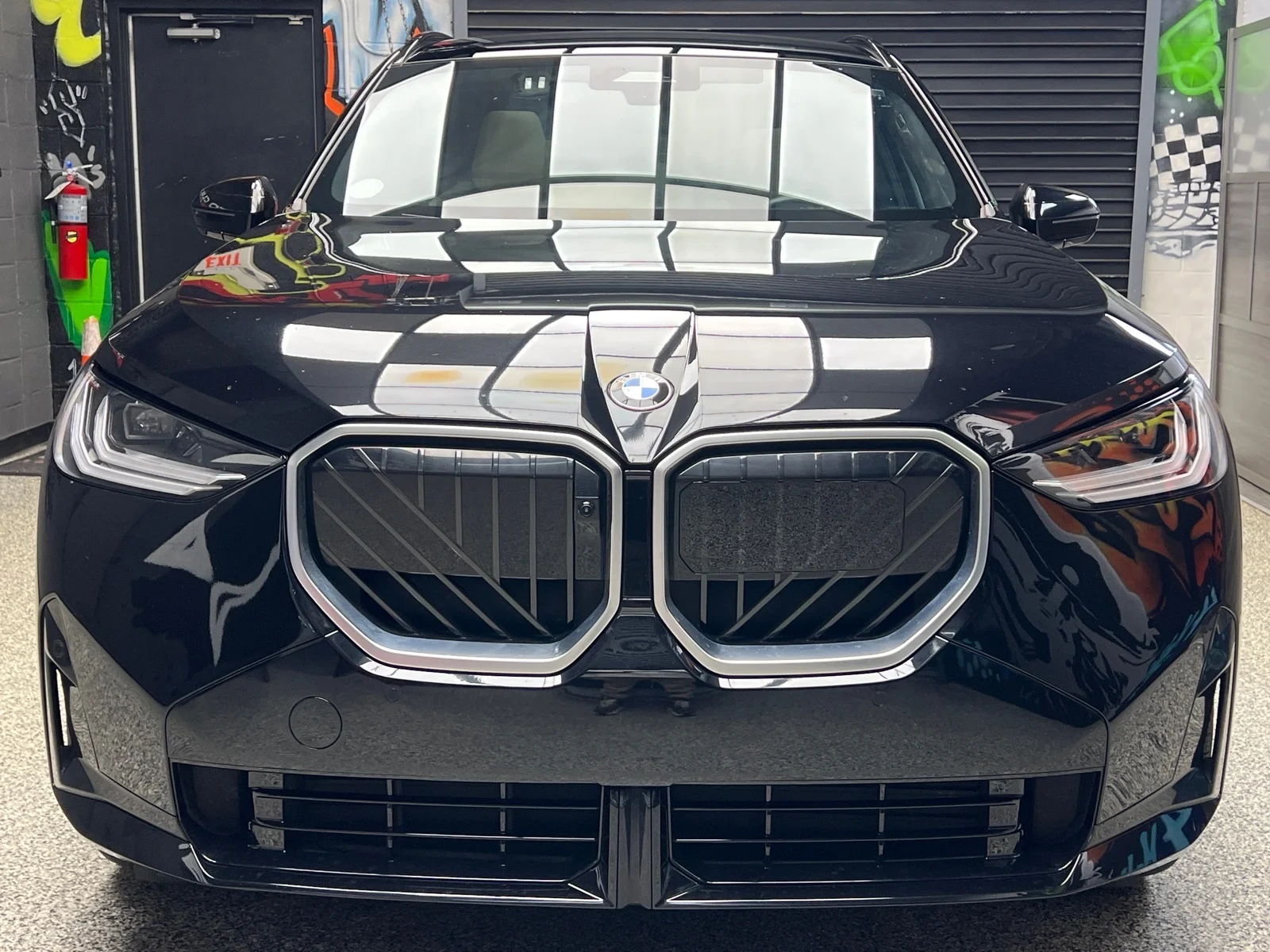 Used 2025 Black Sapphire Metallic (475) BMW 30 xDrive image 2
