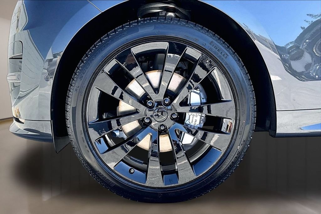 New 2026 CARPATHIAN GREY Land Rover Dynamic SE image 13