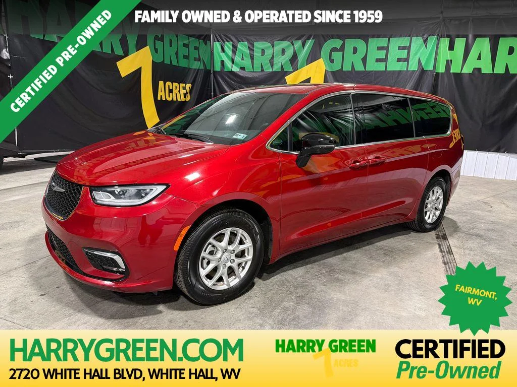 2025 Chrysler Pacifica Select's photo