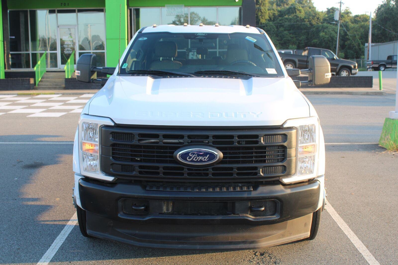 Used 2024 Oxford White Ford XLT image 2
