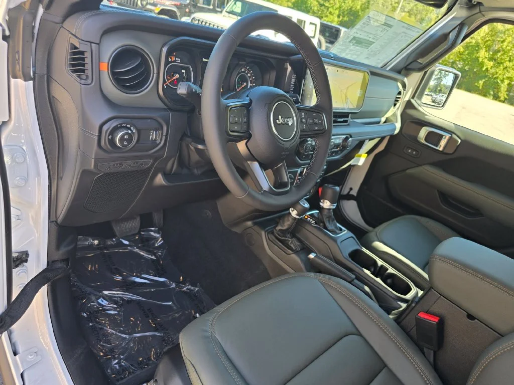 New 2026 White/off-white Jeep Mojave X image 21