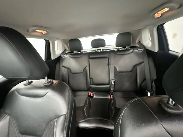Used 2021 Silver Jeep Latitude image 24