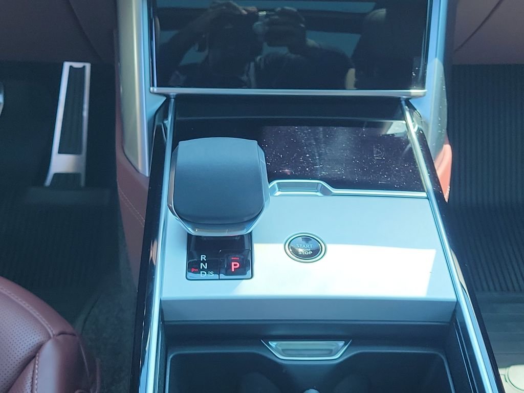 New 2026 Eiger Grey LAND ROVER SE image 20