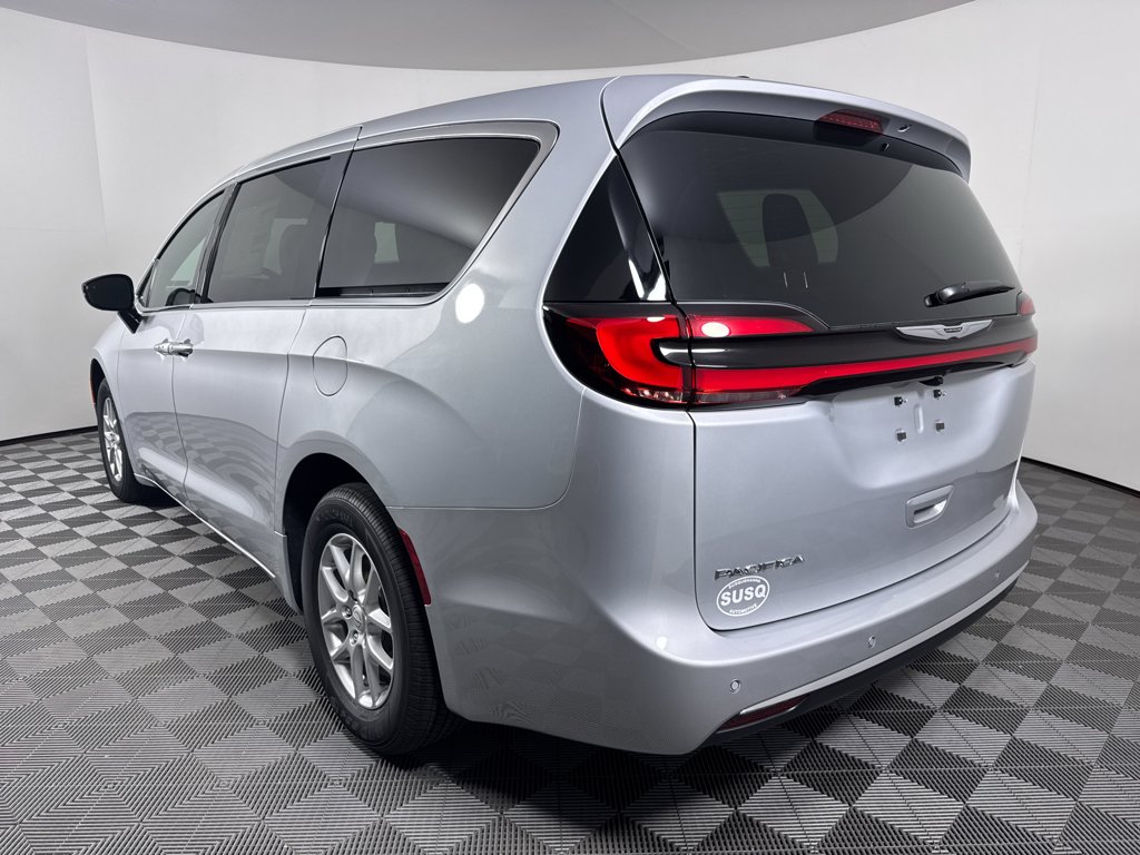 2026 Chrysler Pacifica Select - Photo 24