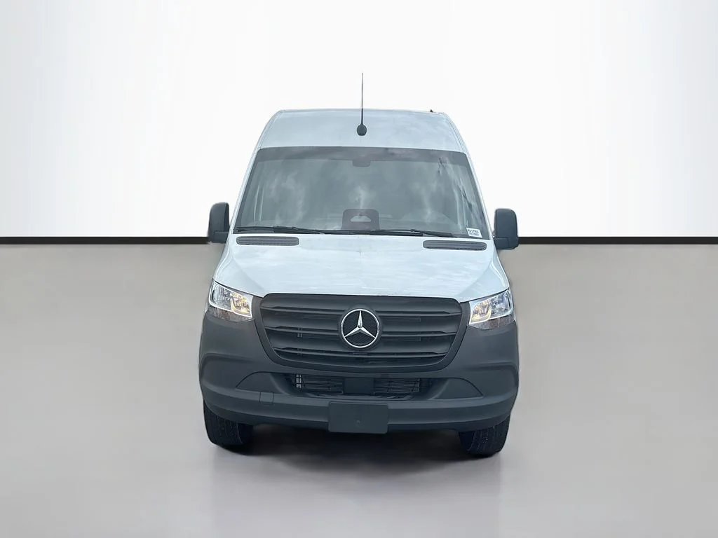 New 2025  Mercedes-Benz Cargo 144 WB image 8
