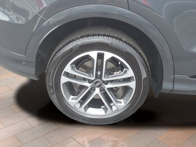 Used 2025  Audi 2.0T Prestige image 4
