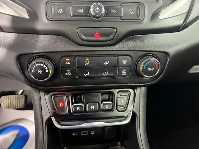 Used 2021 Silver GMC SLE image 20