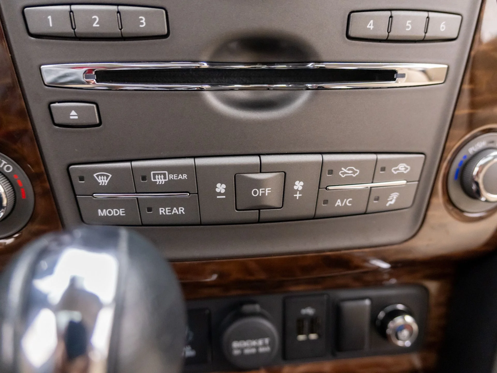 Used 2019 Blue Nissan Platinum image 30