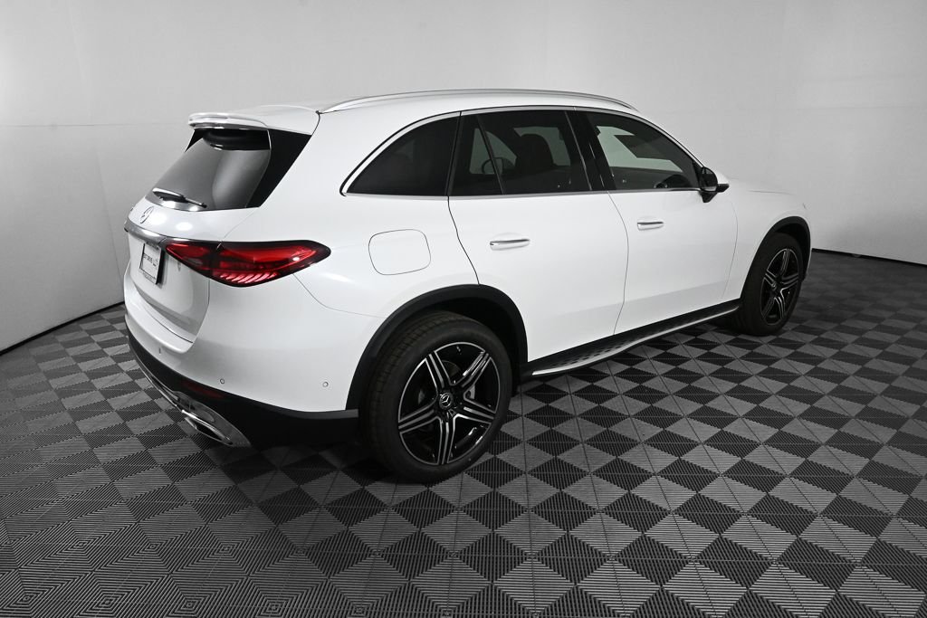 New 2026 MANUFAKTUR Moonlight White Metallic Mercedes-Benz GLC 300 image 26