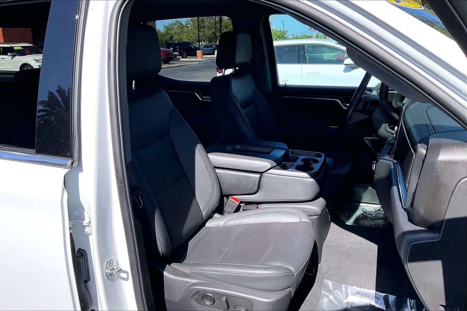 2025 GMC Sierra 1500 SLT - Photo 8