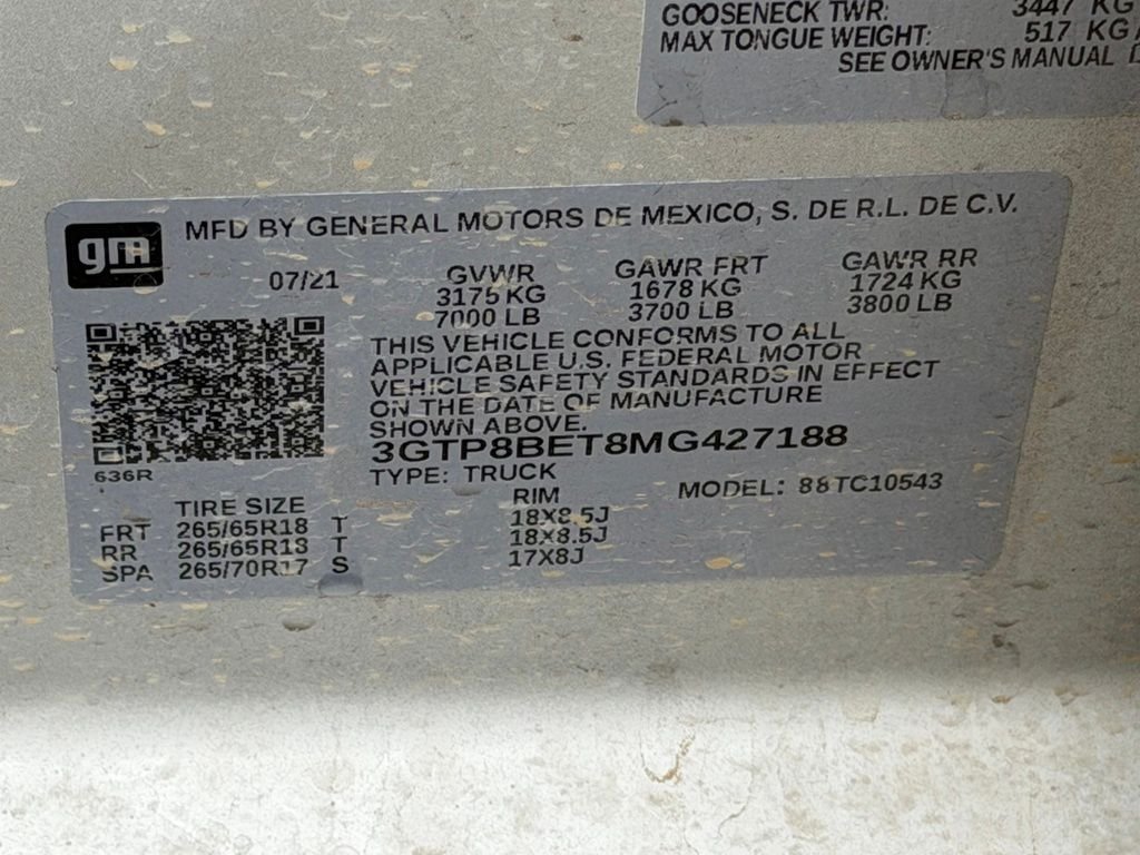 Used 2021 Silver GMC SLE image 36