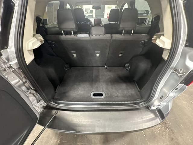 Used 2020 Silver Ford SE image 26