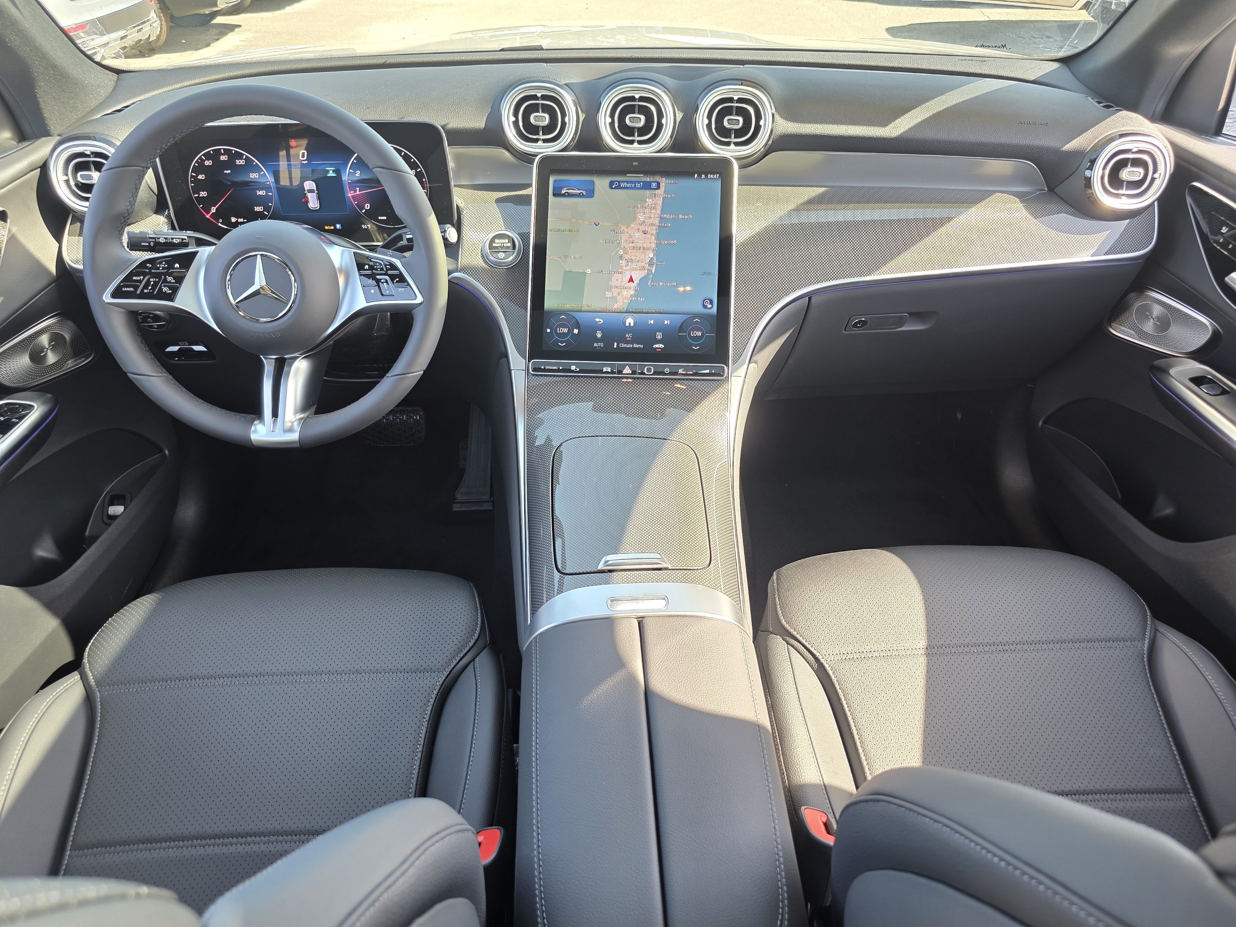 New 2026 MANUFAKTUR Alpine Grey Mercedes-Benz GLC 300 image 9