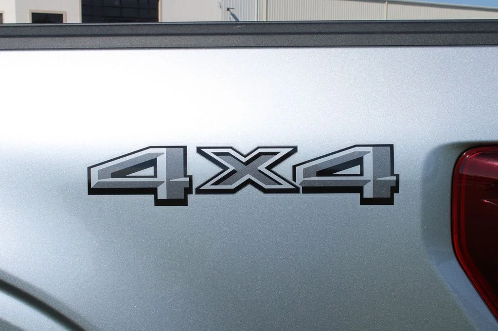 New 2026 Iconic Silver Metallic Ford XLT image 9