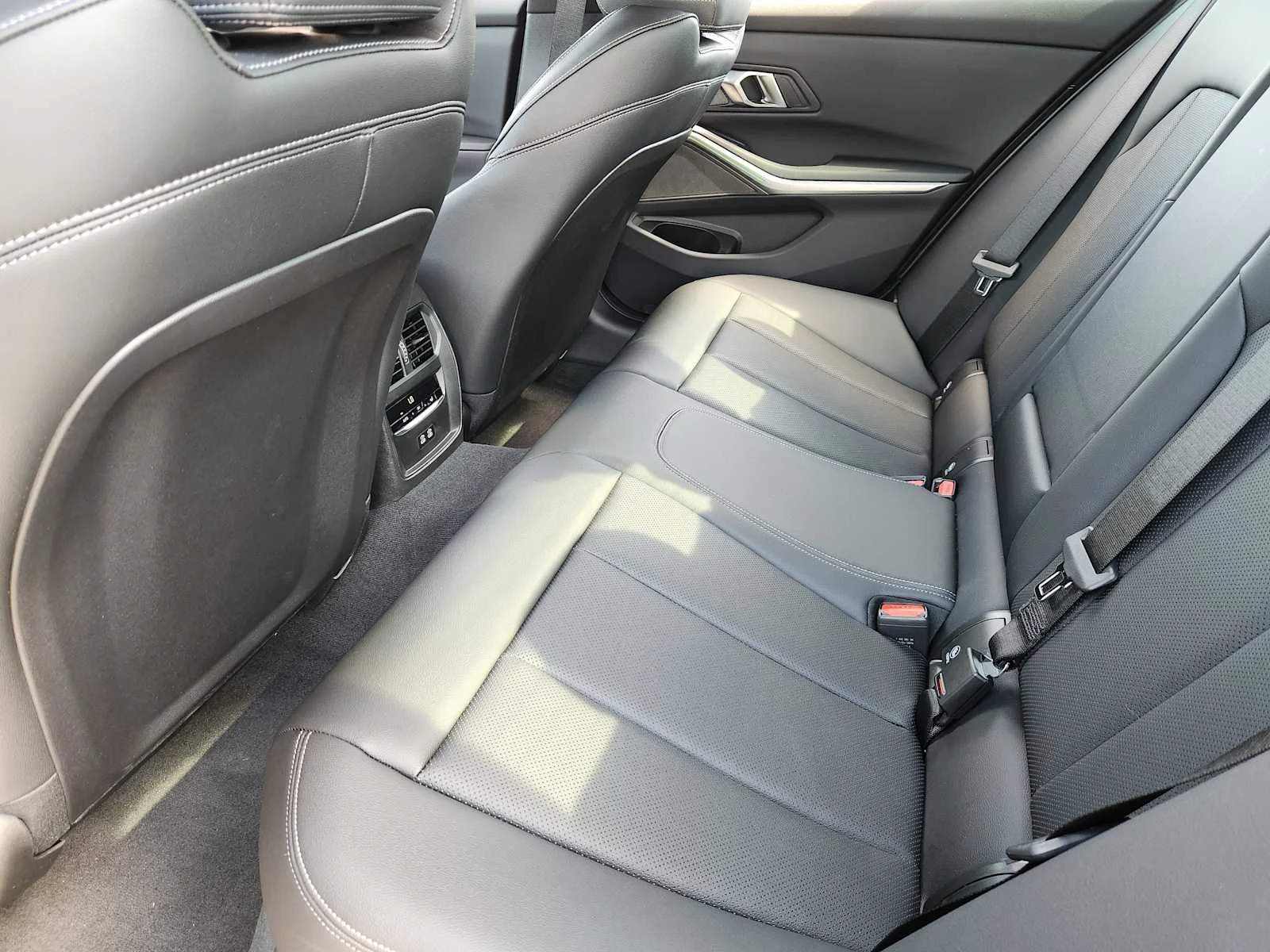 New 2026 Dravit Grey Metallic BMW M340i NA xDrive image 7