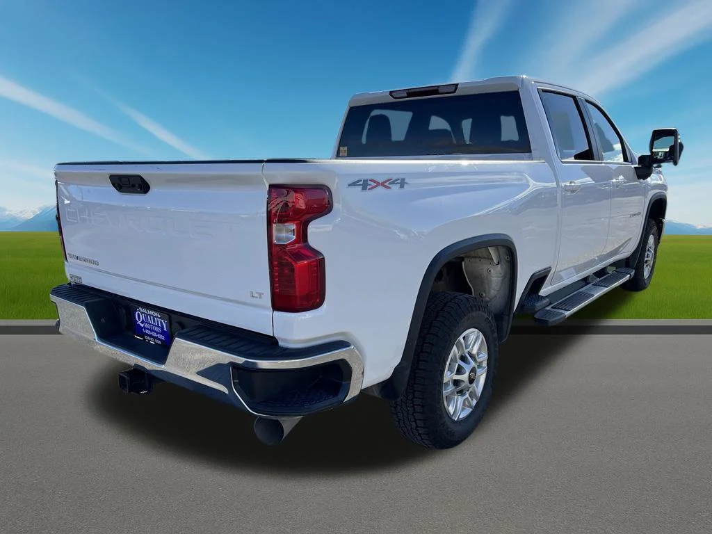 Used 2025 White Chevrolet LT image 5