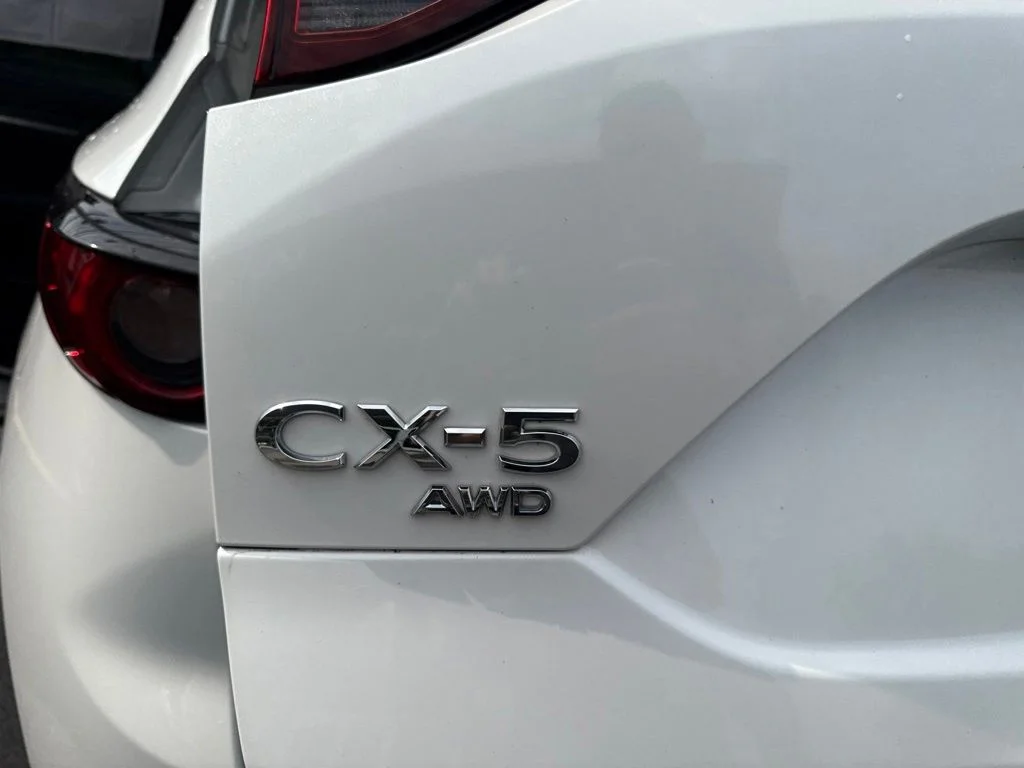 Used 2021 White Mazda Grand Touring Reserve image 17