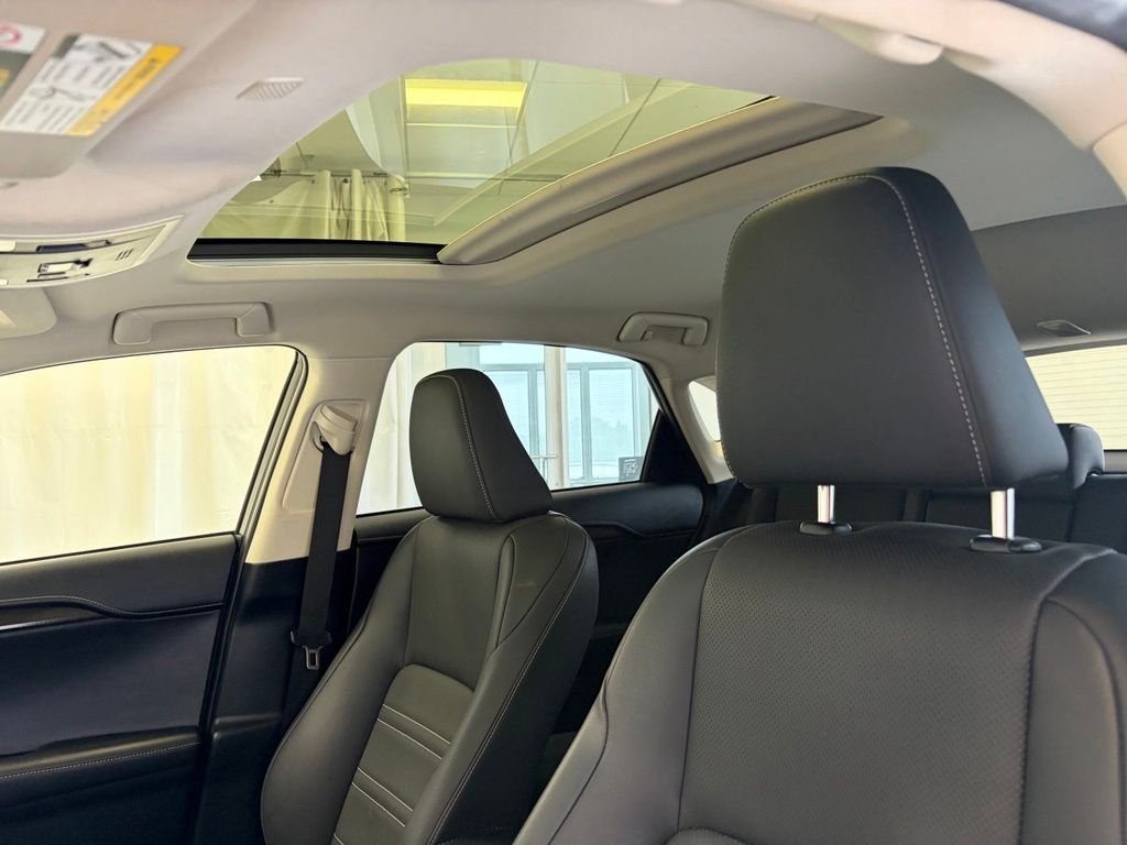 Used 2021 Silver Lexus 300h image 17