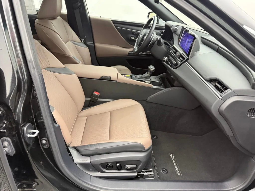 Used 2025 Black Lexus 350 image 35