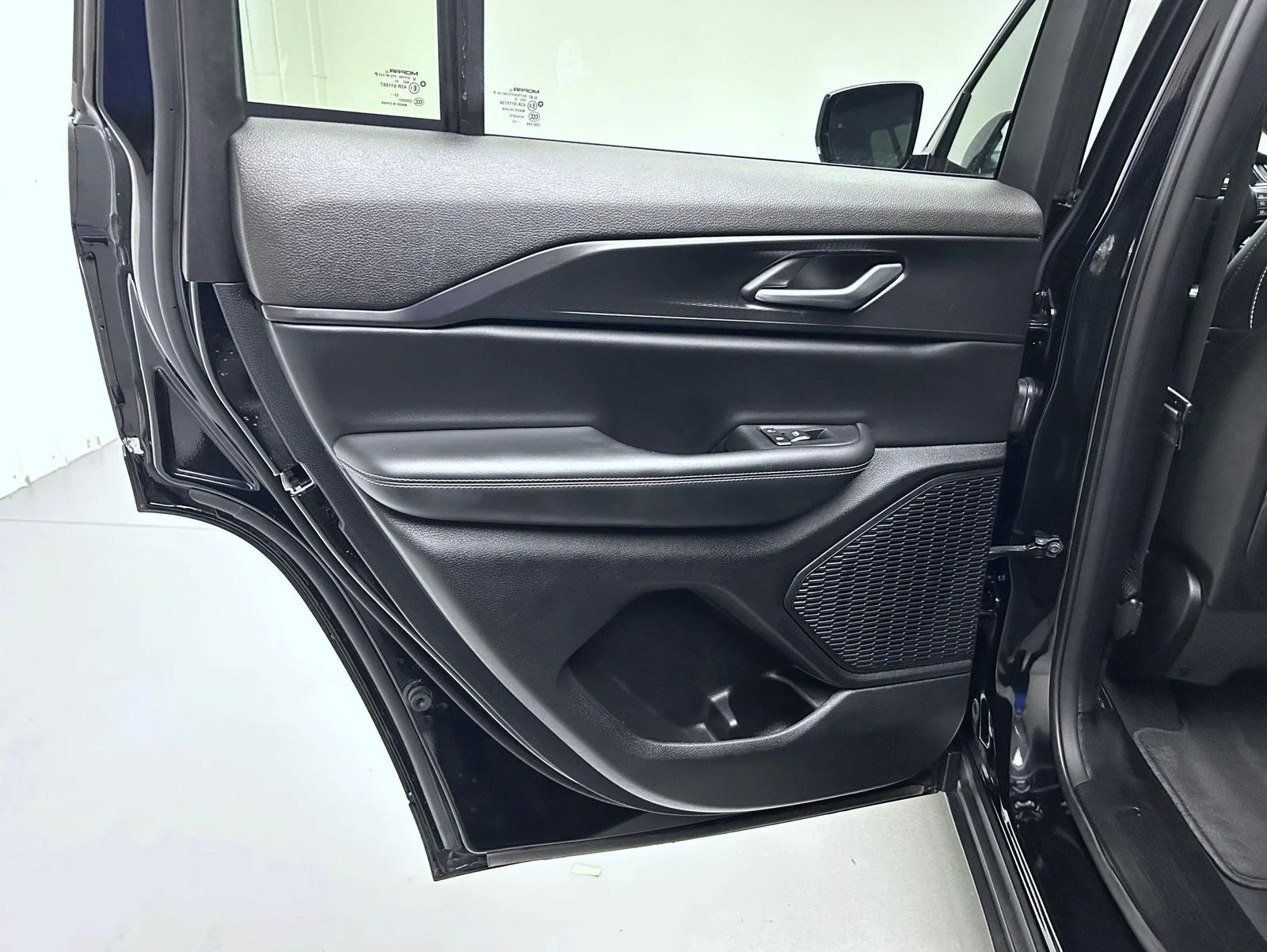 Used 2023 Black Jeep Altitude X image 20