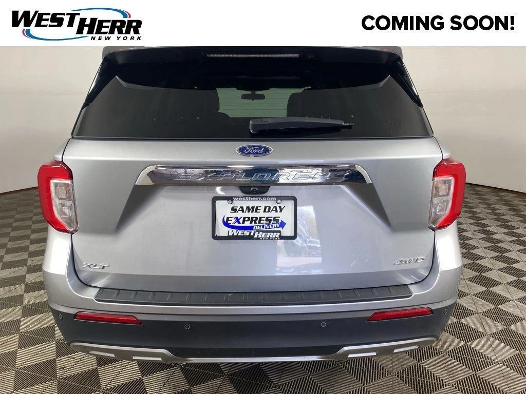 Used 2024 Silver Metallic Ford XLT image 21