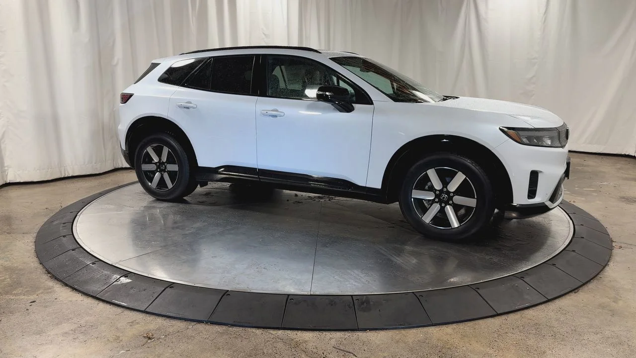 New 2026 Frostline White Pearl Honda Touring image 3