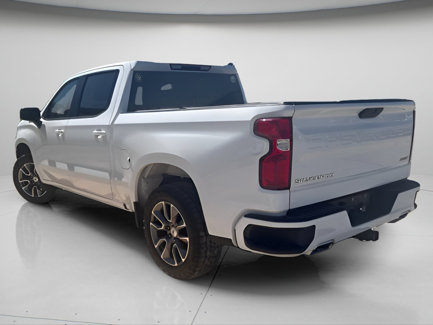 Used 2022 Summit White Chevrolet RST image 12