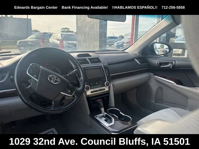 Used 2014 Silver Toyota XLE image 11