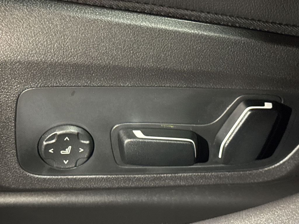 New 2026 Black Sapphire Metallic BMW 330i xDrive image 12