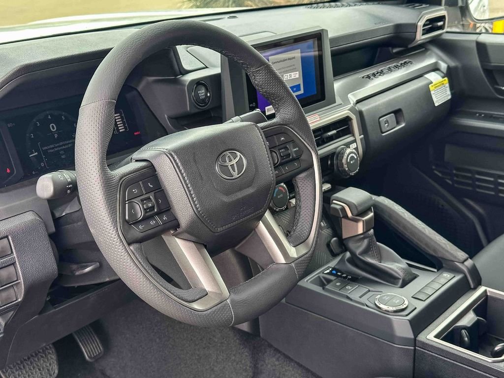 2025 Toyota Tacoma SR5 - Photo 8