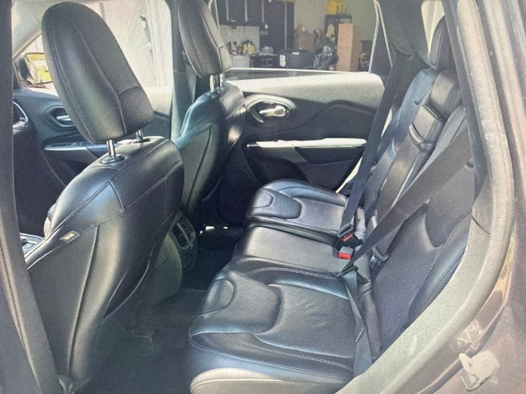 Used 2019 Gray Jeep Limited image 6