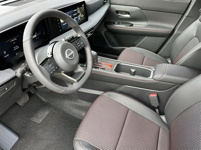 Used 2025 Super Black Nissan SR image 14