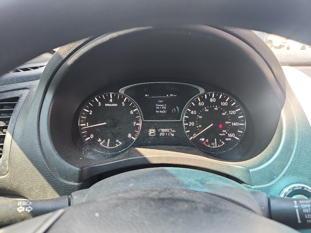 Used 2015 Super Black Nissan 2.5 S image 24