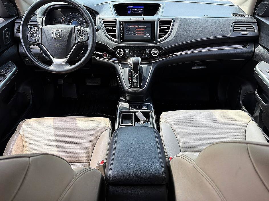 Used 2016 Diamond White Pearl Honda Touring image 7