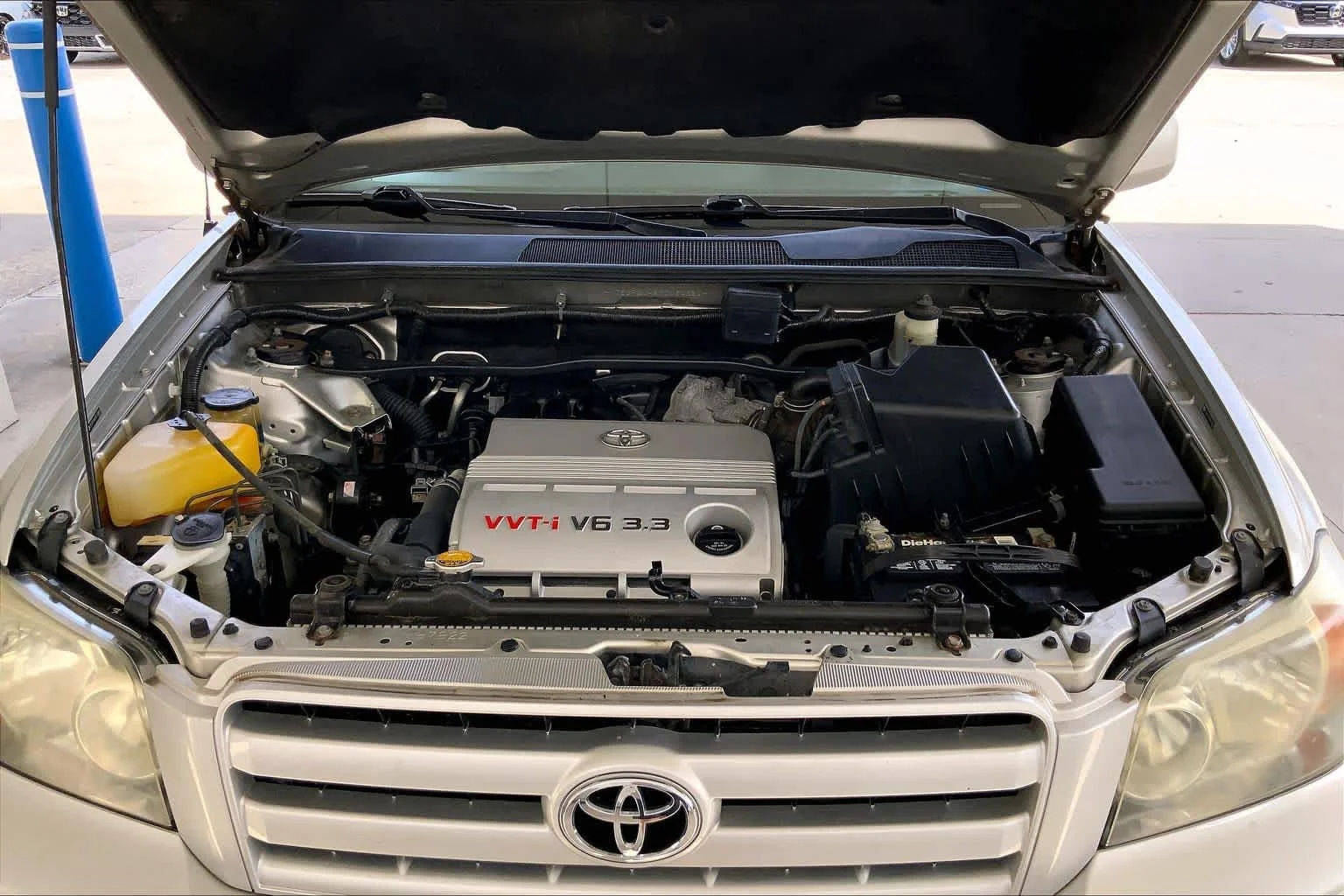 Used 2007 Millenium Silver Metallic Toyota  image 29