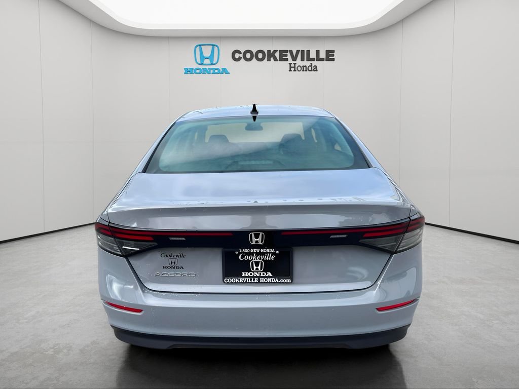 Used 2025 Urban Gray Pearl Honda SE image 5