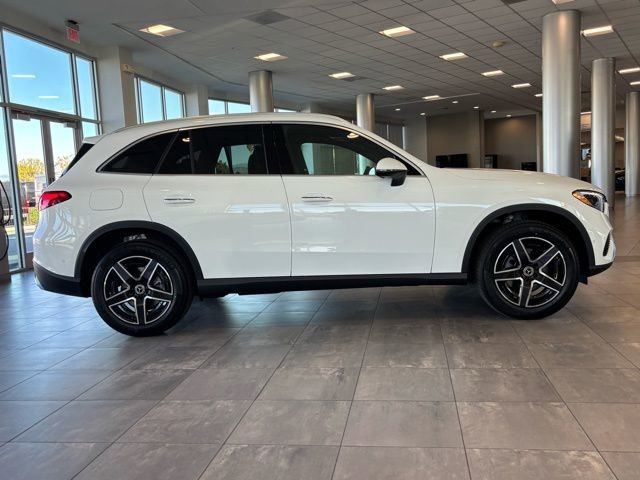 New 2026 Polar White Mercedes-Benz GLC 300 image 28