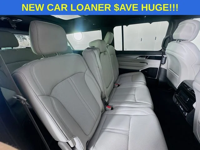 New 2026 Bright White Clear-Coat Exterior Paint Jeep Grand Wagoneer image 31