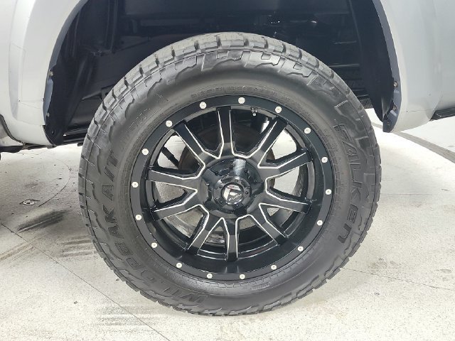 Used 2017 Silver Toyota SR5 image 40