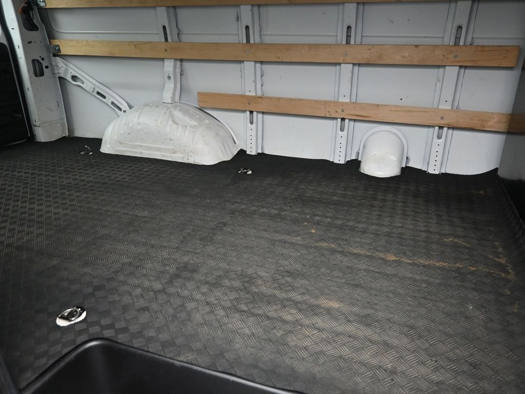 Used 2024 White GMC Work Van image 10