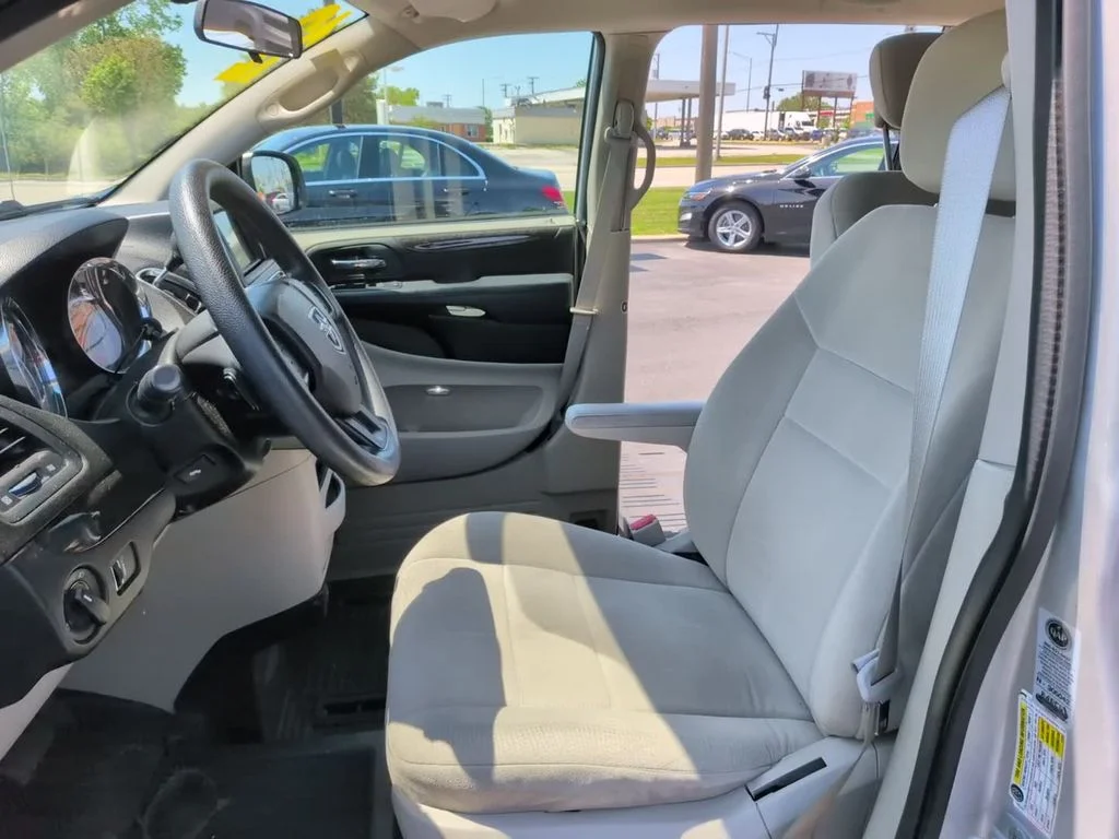 Used 2012 Silver Dodge SXT image 20