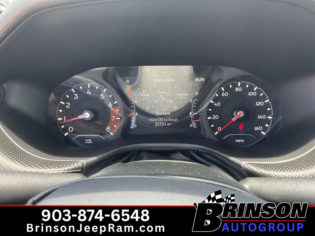 Used 2023 Grey Jeep Altitude image 34