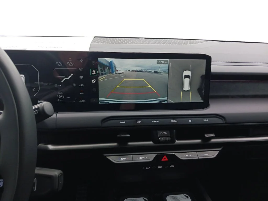 Used 2027 White Kia X-Pro SX-Prestige image 12