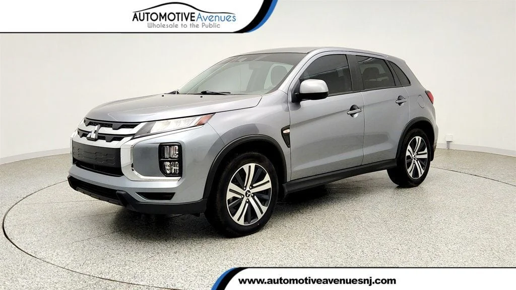 Used 2024 Mercury Gray Metallic Mitsubishi ES 2.0 AWC image 1