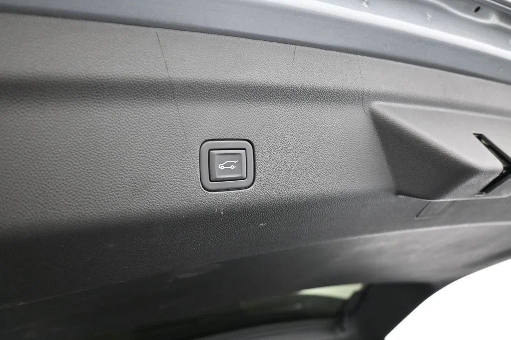 Used 2024 Sterling Metallic GMC Denali image 53