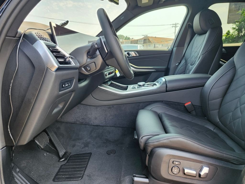 New 2026 Black BMW xDrive40i image 16