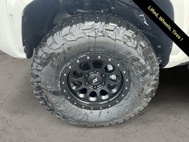 2026 Toyota Tacoma SR5 - Photo 14