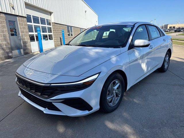 New 2026 Serenity White Hyundai SE image 33