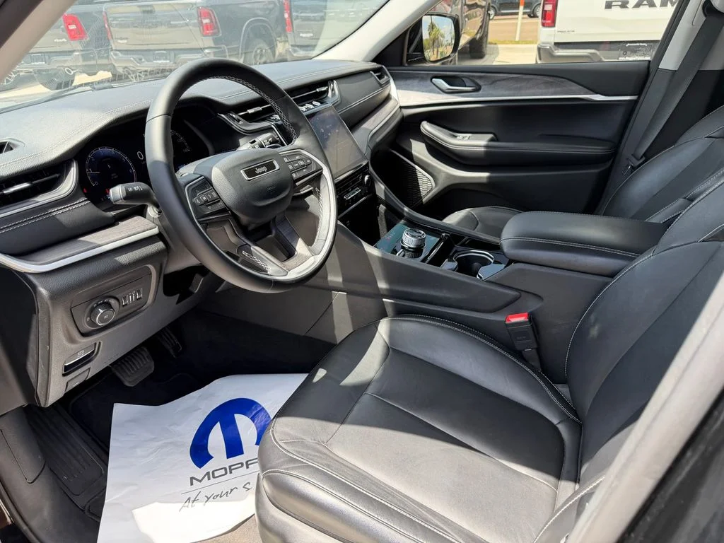 Used 2022 Black Jeep Limited image 12