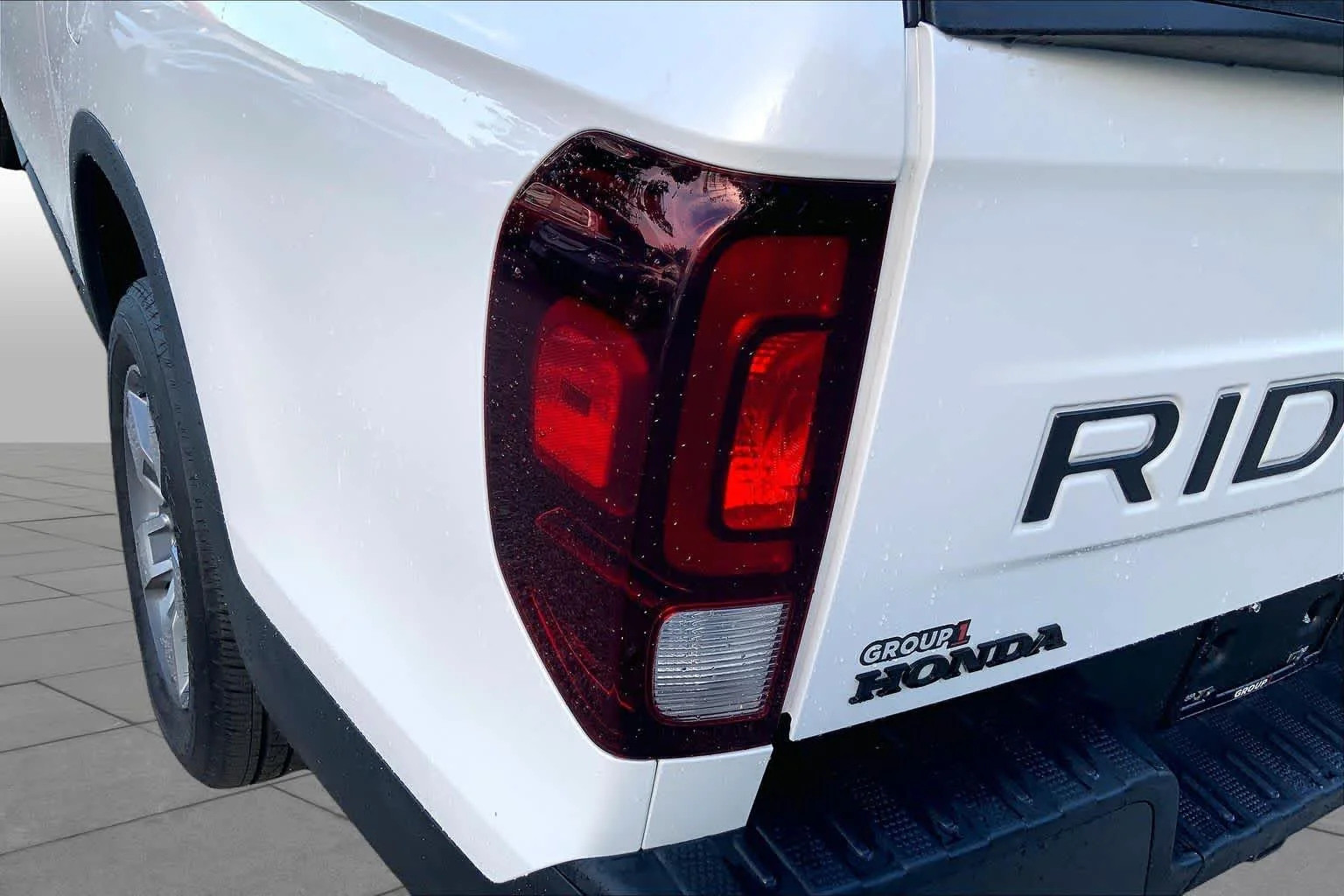 Used 2025 Platinum White Pearl Honda RTL image 28